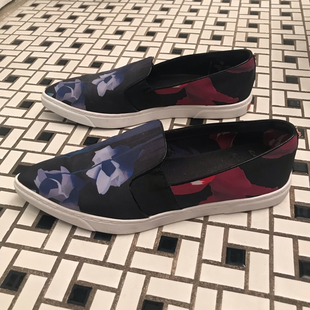 Ted Baker Floral Slip On Sneaker Pointy Toe Sz 41